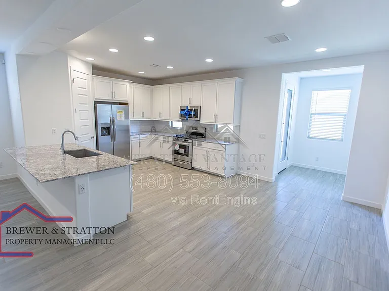 2226 E Kelly Dr — Photo 10