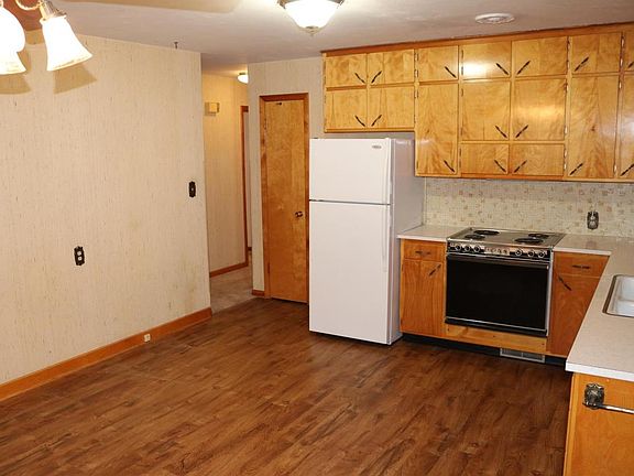 3rd image of 731 S 46th St #731