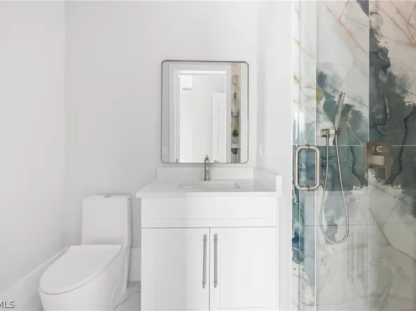 137 Hibiscus Dr, Fort Myers Beach, FL 33931