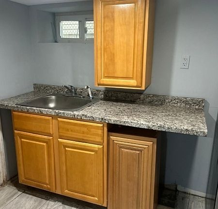 3rd image of 547 Fulton St