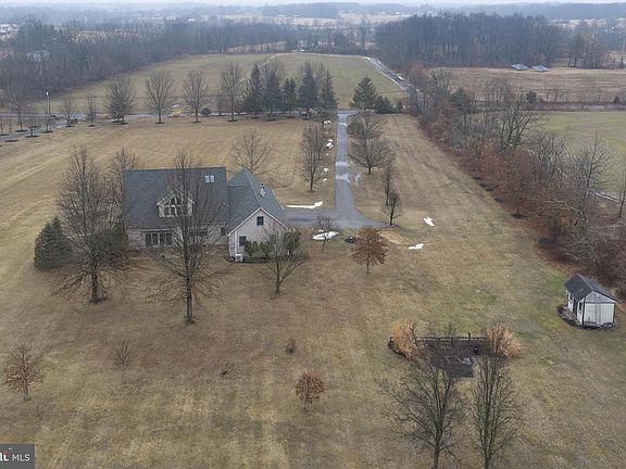 4th image of 810 Callowhill Rd