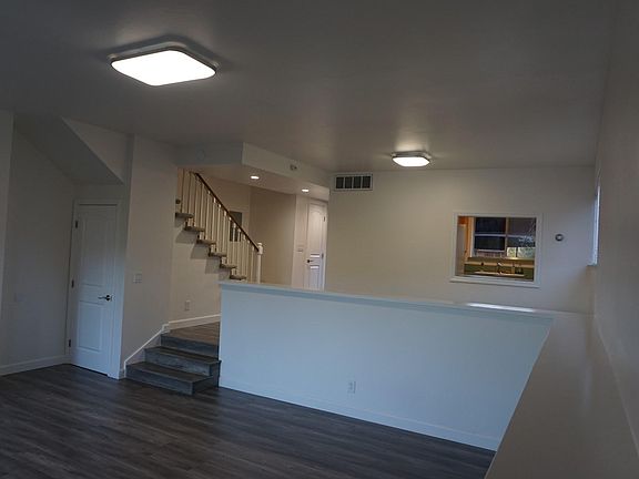 5th image of 10226 Alpine Dr APT 1