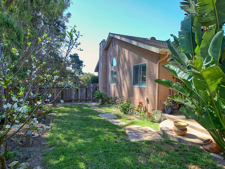 245 Hazel Ln — Photo 36