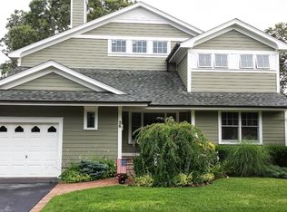 36 Wyandanch Ave, Babylon, NY 11702