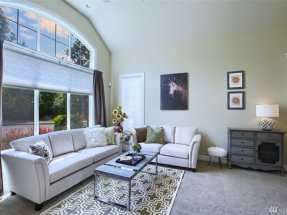 4th image of 223 247th Pl NE