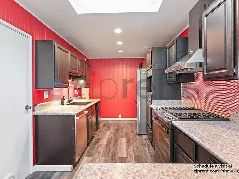 1038 Colton Ave — Photo 15