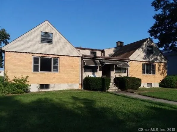 58 Noble St, Stratford, CT 06614