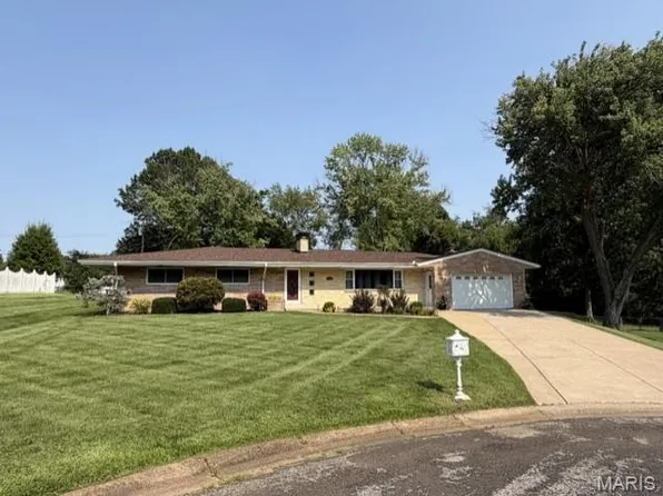 12216 Cheryl Ct, Saint Louis, MO 63128