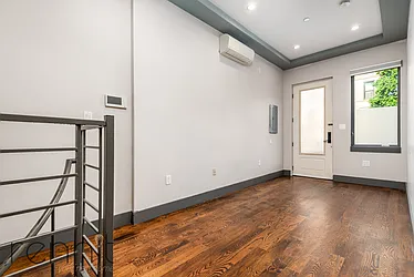 Rented by Rennit Inc.