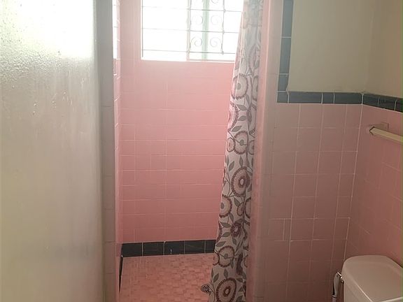 5th image of 814 San Enrique Ave