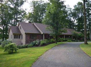 1731 Dell Cove Dr, Fort Wayne, IN 46804