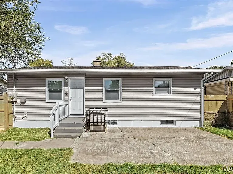 810 Saint Thomas Ln — Photo 11