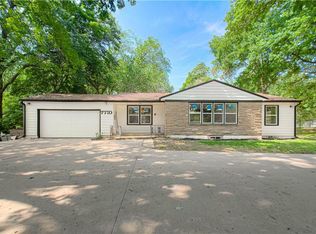 7710 E Gregory Blvd, Kansas City, MO 64133