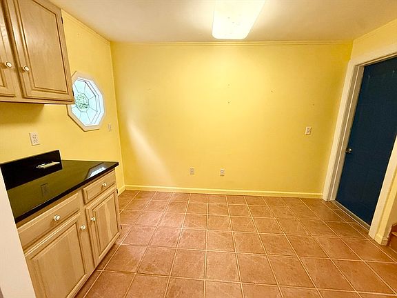 4th image of 27 Westbrook Rd