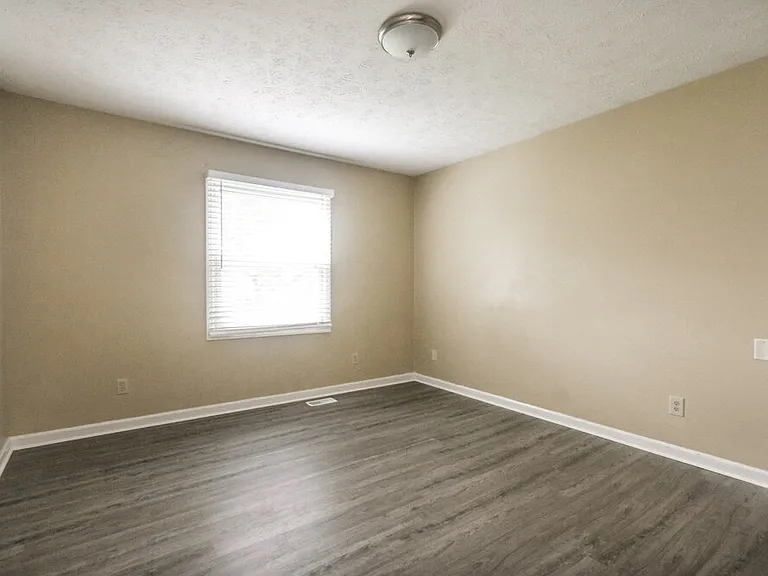 1112 Delray Dr — Photo 13