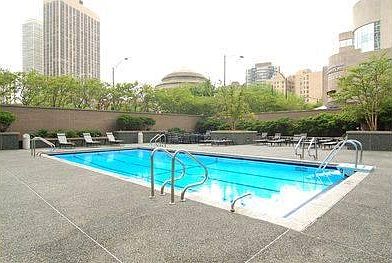 5th image of 330 W Diversey Pkwy APT 2806