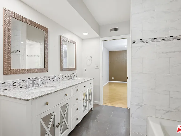 11410 Canton Dr — Photo 23