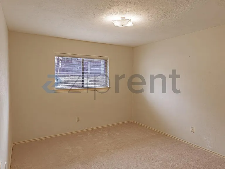 10 Cypress Ct — Photo 12