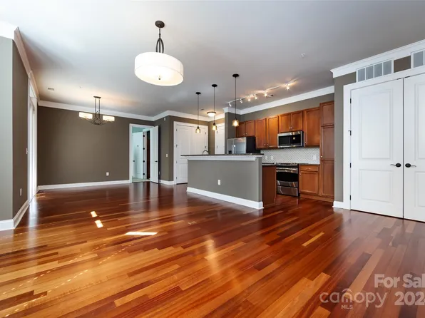 2810 Selwyn Ave #224, Charlotte, NC 28209