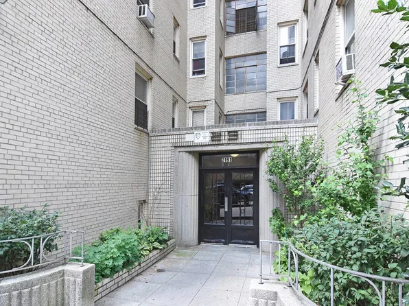 2191 Bolton Street image 11 of 12