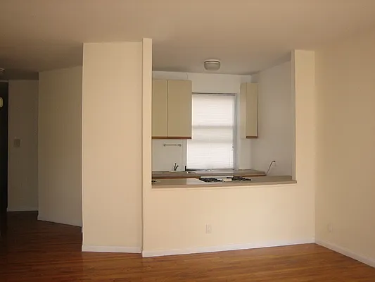 Rented by Giladi Realty | media 12