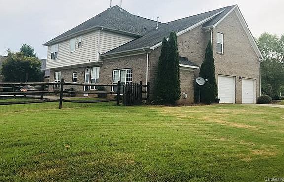 4th image of 105 Summer Breeze Cir