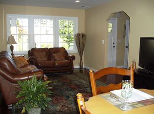 2 Park Ave, Farmingdale, NY 11735