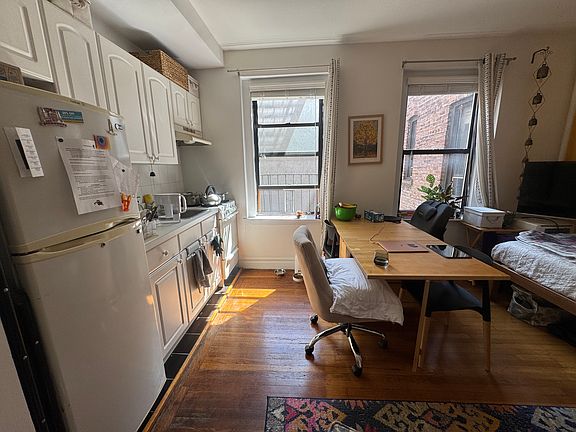 4th image of 415 W 24th St APT 5E