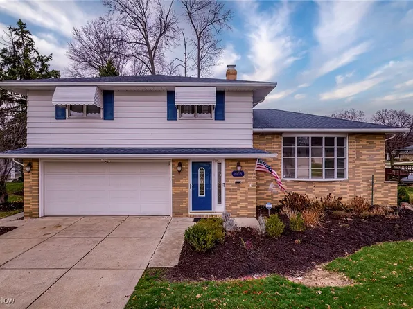 6135 Winchester Dr, Seven Hills, OH 44131