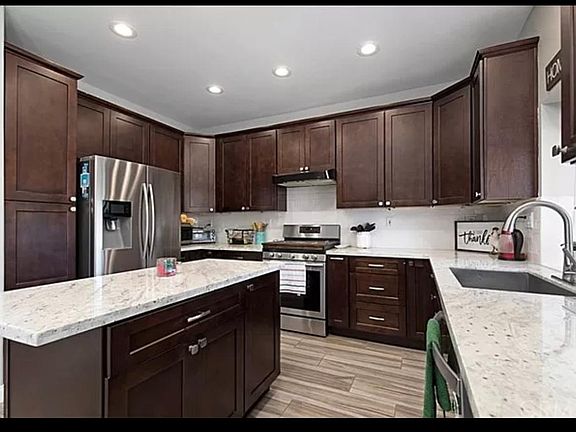 4th image of 32496 Guevara Dr
