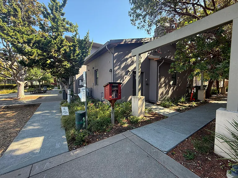 The Arbor Real community park, clubhouse, children playground, picnic tables and pool are located within a short walk.