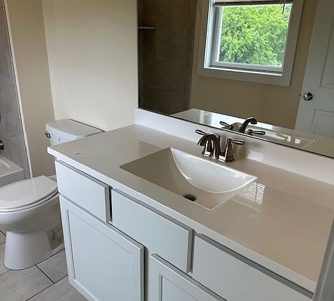 5th image of 1033 W Bridge St APT 301