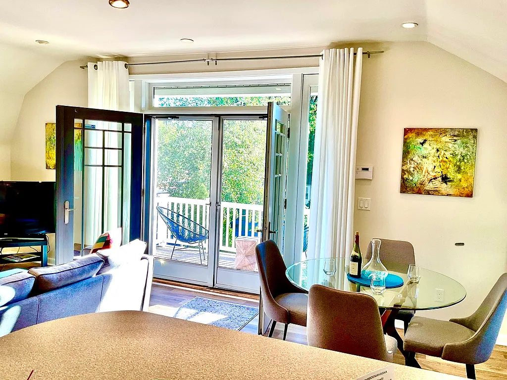 2 bed, 1100 sqft, $2,600 — Photo 4