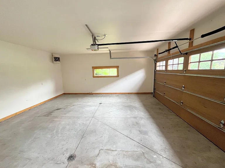 56 Beesley Ln — Photo 7