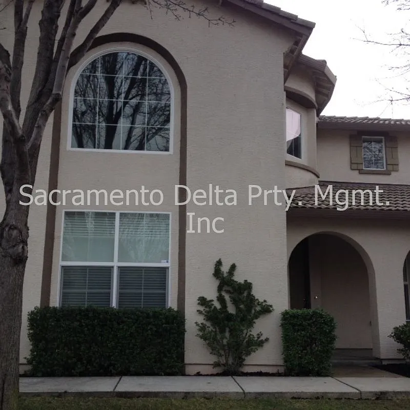 111 Allaire Cir photo 1