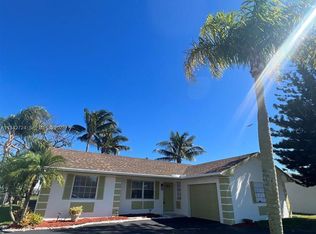 19420 Carolina Cir, Boca Raton, FL 33434