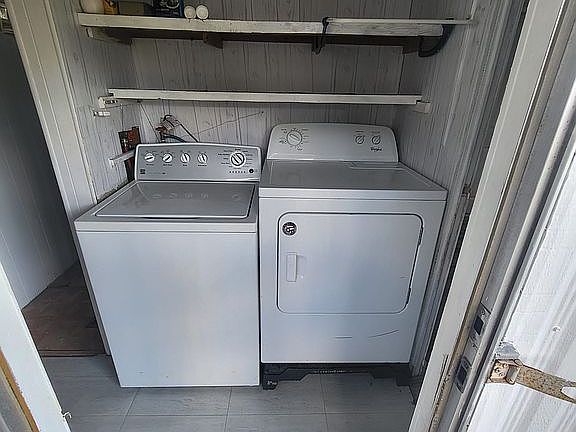 5th image of 703 Satsuma St