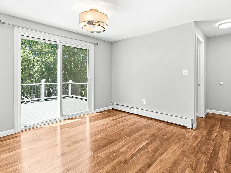 38 Idora Ave — Photo 16