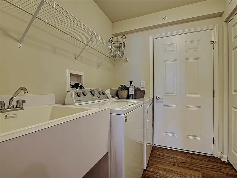 Ashwood Place — Photo 13