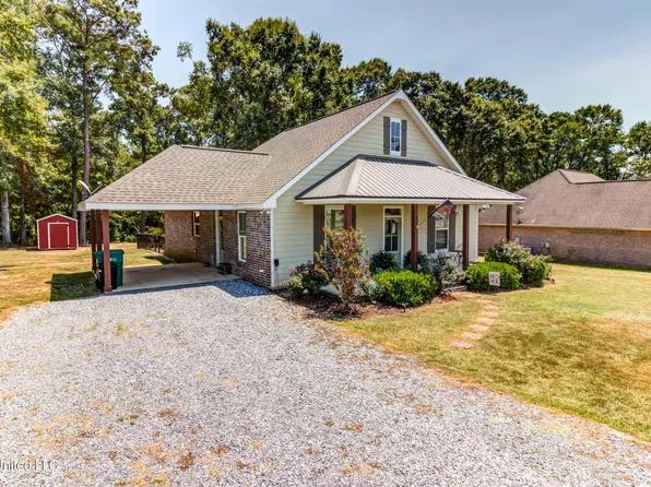 408 Highway 11 N, Poplarville, MS 39470
