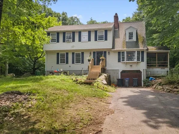 110 Northbridge Rd, Mendon, MA 01756