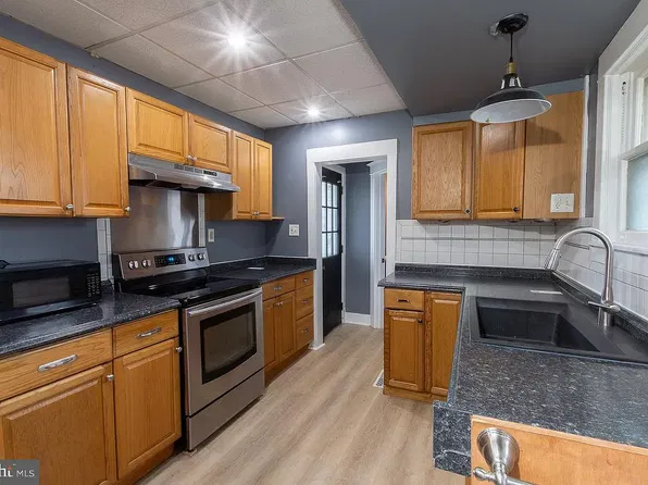 239 E Township Line Rd, Upper Darby, PA