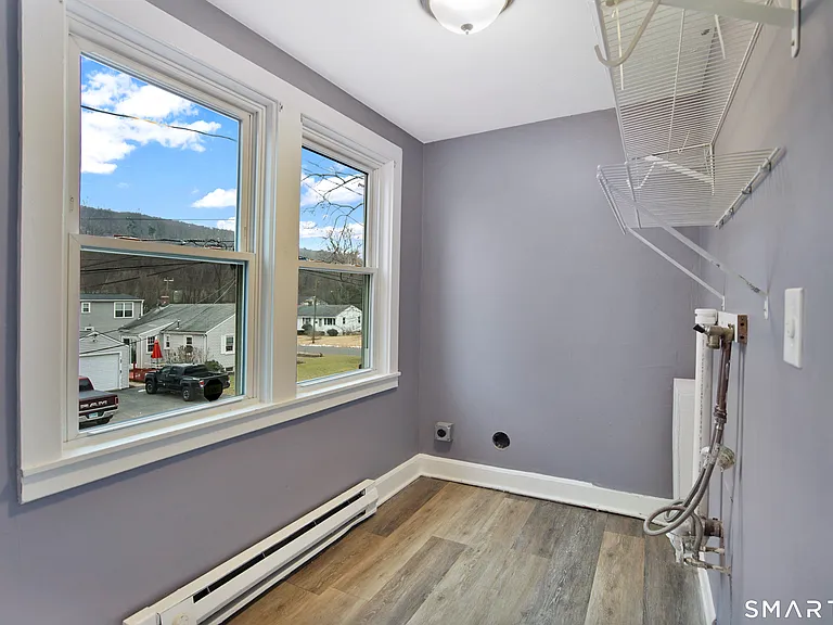 31 Tyler Ave #2 — Photo 8