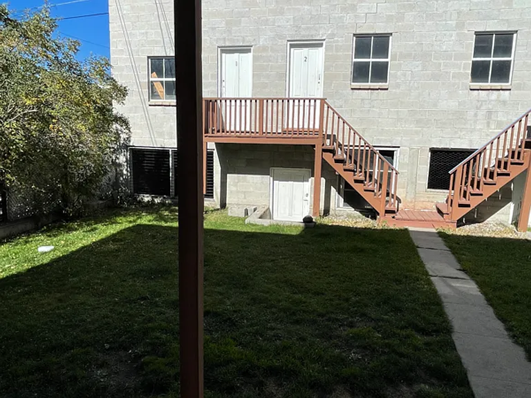 403-405 1/2 W Granite St — Photo 24