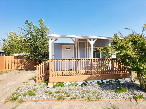 3rd image of 2392 Douglas rd #4