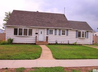 3382 Lindbergh Ave, Oceanside, NY 11572