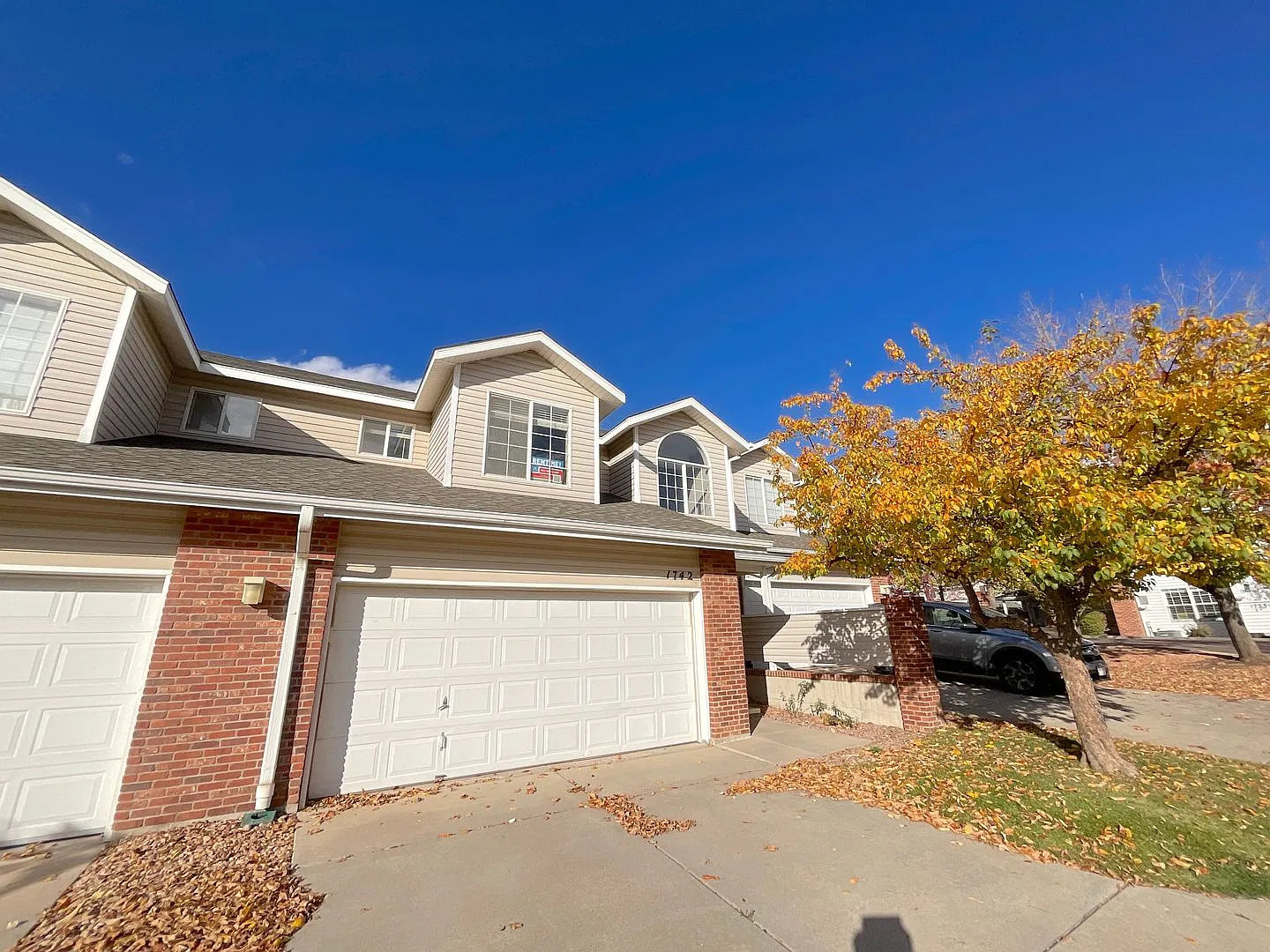 3 Bedroom/Office Townhome Available Near 21st St & Lower Gold Camp Rd! — Photo 2