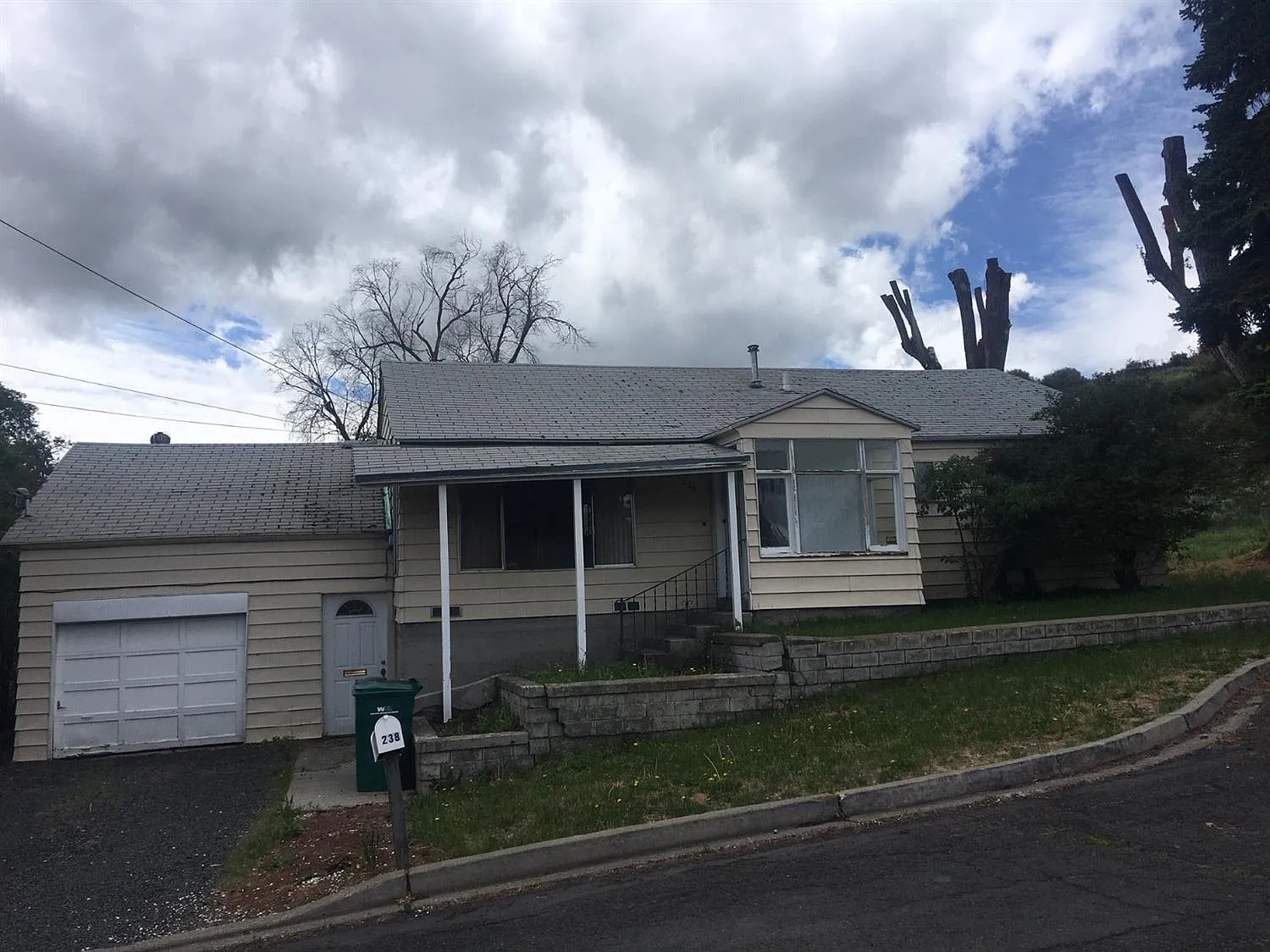 238 Fulton St photo 1