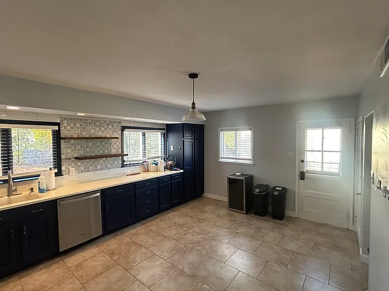 1135 Oak Ave — Photo 9