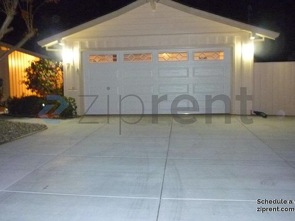 2nd image of 7 Camelford Ct